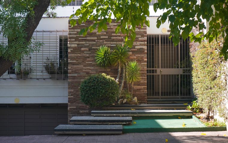 Por último vivió en calle Martínez de Rozas, de Ciudad. Por último vivió en calle Martínez de Rozas, de Ciudad.