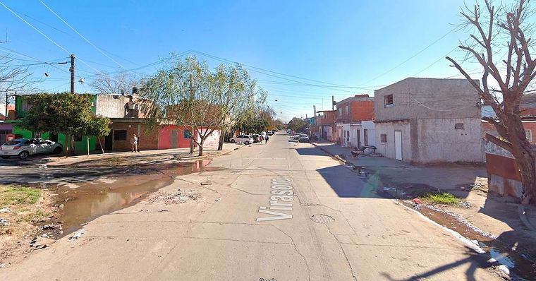 El hombre tomaba mate junto a su familia cuando comenzaron a disparar contra su casa