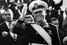 Histórica imagen de Juan Domingo Perón con uniforme militar durante su primera presidencia Histórica imagen de Juan Domingo Perón con uniforme militar durante su primera presidencia
