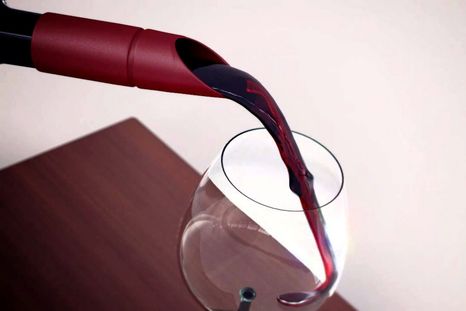 Crean dispositivo innovador anti-derrame para las botellas de vino