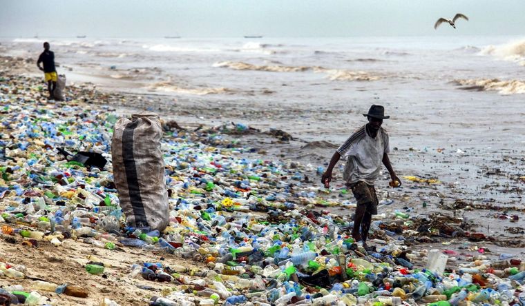 contaminación plásticos Los plásticos inundan el planeta. Foto: Efe.