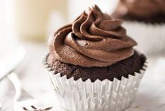 Cupcakes de chocolate Una receta exquisita que podrás hacer en pocos minutos. Foto: A fuego lento