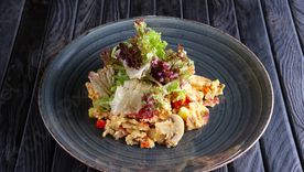 Foto: Crush Pixel  - https://www.crushpixel.com/big-static10/preview4/scrambled-eggs-with-mushrooms-romaine-636347.jpg