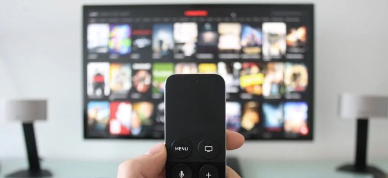 Un Smart TV tiene acceso a internet y ofrece aplicaciones como Netflix, Prime y YouTube. Foto: Hiraoka (hiraoka.com.pe=