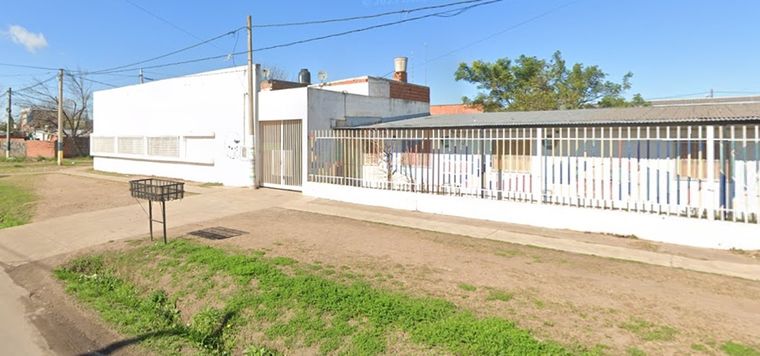 El hecho ocurrió en la Escuela N°1376 Leticia Cossetini. Foto: Google Maps