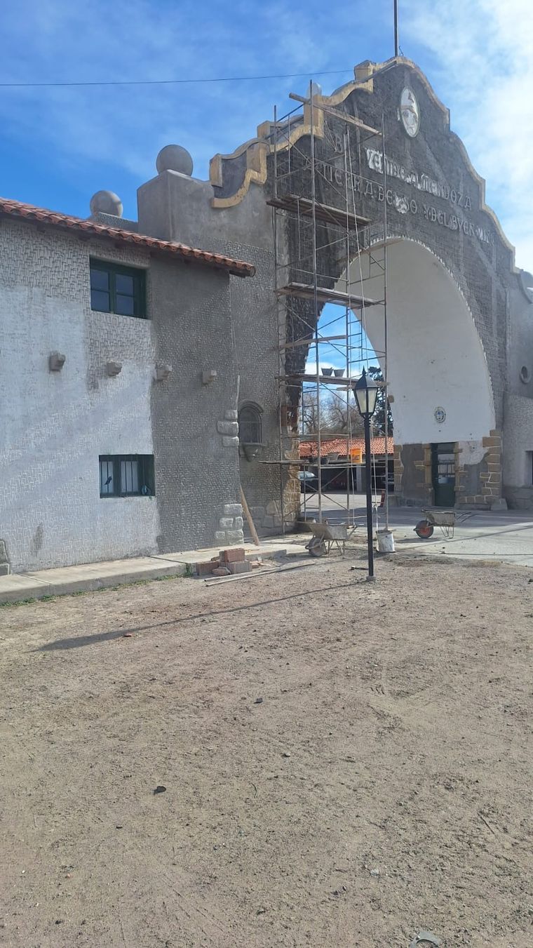 Vista general del Arco durante los trabajos de restauración. Vista general del Arco durante los trabajos de restauración.