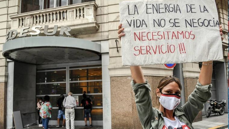 Familiares de electrodependientes llevaron su reclamo a Ministerio de Salud, pero aseguran que no los atendieron Foto: Facebook AADED