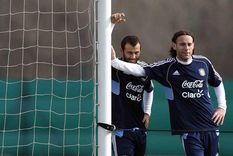 Mascherano Milito Mascherano y Milito en sus días de Selección. Foto: publicada en TN