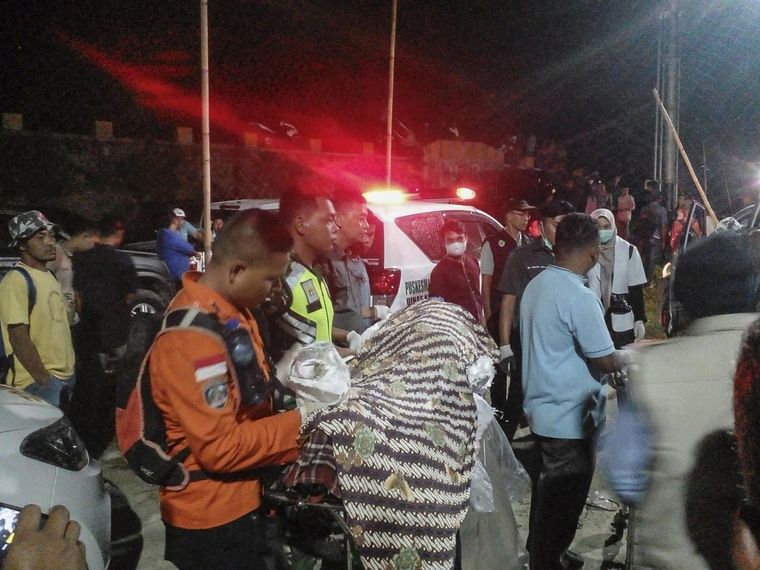 Finalmente, son doce los fallecidos. Foto: EFE