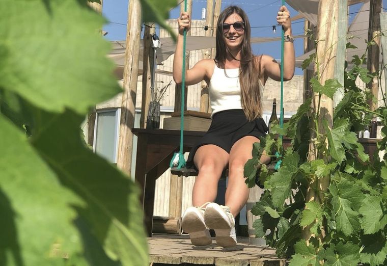 La Reina Nacional de la Vendimia, Mayra Tous, disfrutando del Valle de Uco.