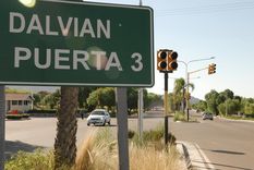 Uno de los ingresos al barrio Dalvian. Uno de los ingresos al barrio Dalvian.