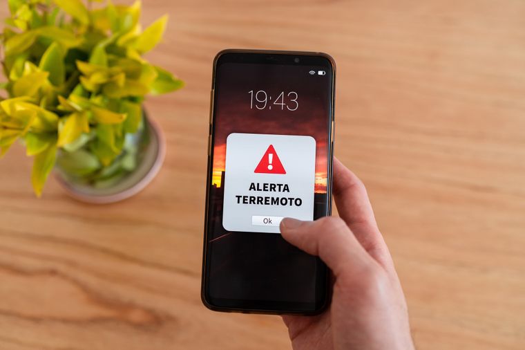Los servidores de Google despachan los avisos de emergencia de sismos a las ciudades vecinas antes del arribo de las ondas superficiales secundarias.
