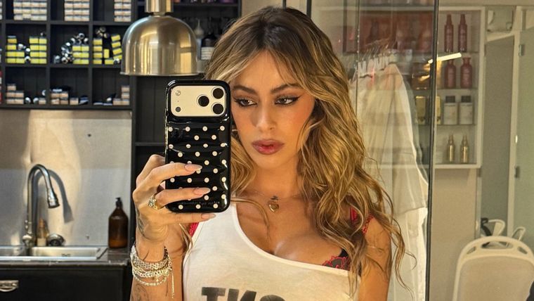 La publicación de la cantante superó en pocas horas los 490 mil me gusta. / @tinistoessel