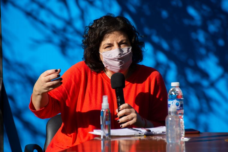 La ministra Vizzotti está en Neuquén y felicitó a la provincia por su campaña de vacunación