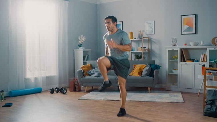 Los mejores ejercicios de cardio para hacer en el hogar Foto: Shutterstock