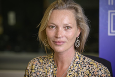 KATE MOSS HABLÓ SOBRE LOS PROBLEMAS DE SALUD QUE LE TRAJO SU JUVENTUD. LA MODELO CONTÓ CÓMO MEJORÓ.