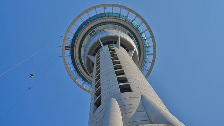 La Sky Tower de Auckland es el símbolo de la ciudad neozelandesa. Foto: GETTY IMAGES
