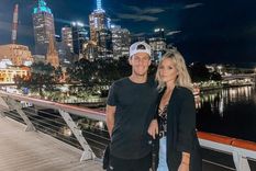 El Peque y su novia, paseando sin restricciones por Melbourne. Foto: Instagram @dieschwartzman El Peque y su novia, paseando sin restricciones por Melbourne. Foto: Instagram @dieschwartzman