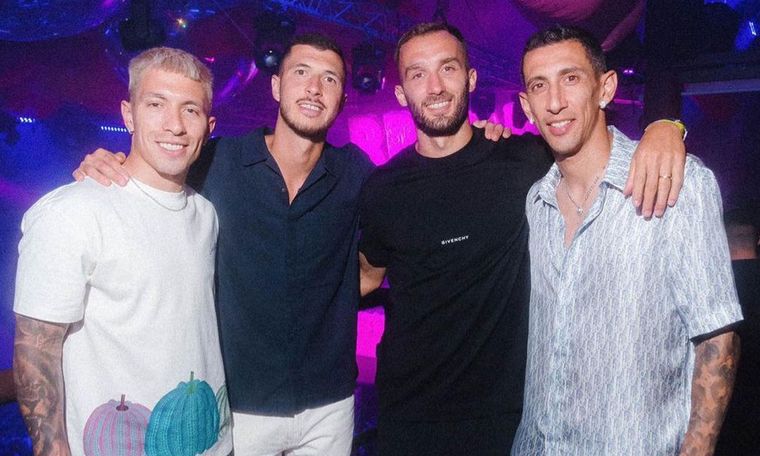 Los jugadores de la Selección argentina, juntos en Ibiza. Foto: Bresh