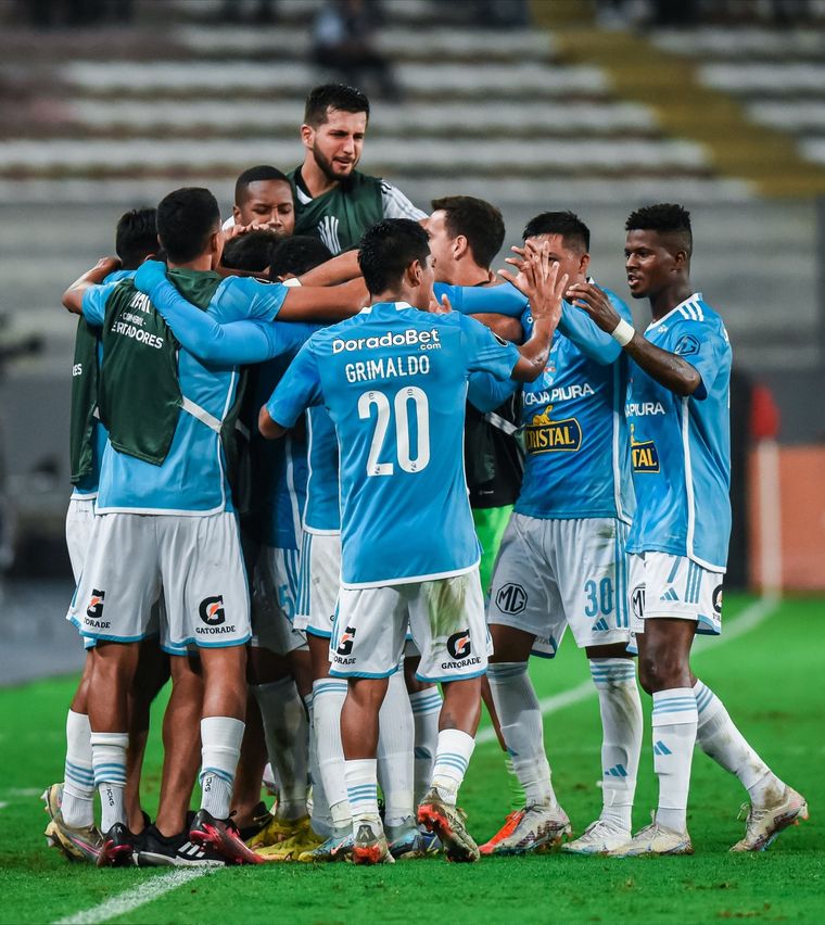 Sporting Cristal le dio una manito a River. Foto: @ClubSCristal