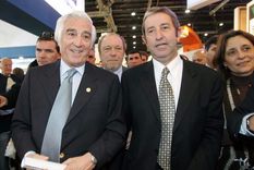 Luciano Miguens junto a Julio Cobos recorriendo la exposicion rural de Palermo en 2008