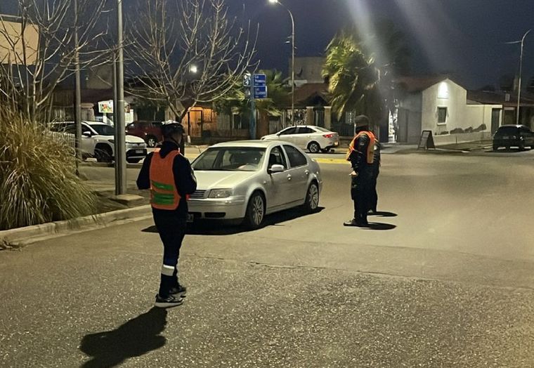 Siete detenidos hubo en el operativo de alto impacto realizado por la Policía de Mendoza Siete detenidos hubo en el operativo de alto impacto realizado por la Policía de Mendoza