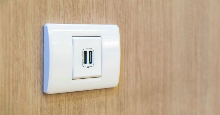 Usar hubs USB sin alimentación propia puede afectar batería, rendimiento y vida útil del equipo. Usar hubs USB sin alimentación propia puede afectar batería, rendimiento y vida útil del equipo.