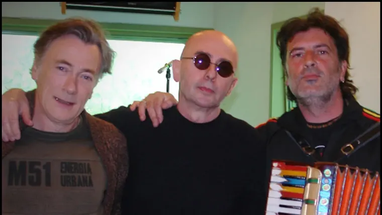 El Indio Solari con Semilla Bucciarelli y Sergio Dawi, bajista y saxofonista de los Redondos.