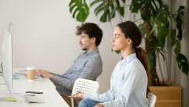 La semana que comienza tendrá jornadas intensas en lo laboral, según la astrología china. Foto: Foto de Negocios creado por yanalya - www.freepik.es
