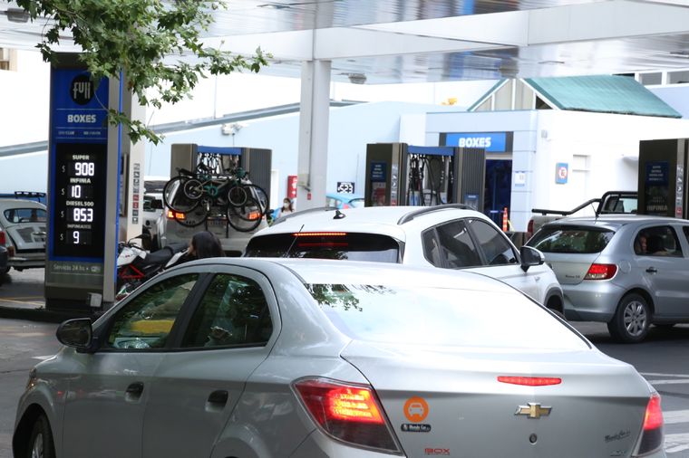 La nafta sube y los descuentos son clave para cuidar el bolsillo. La nafta sube y los descuentos son clave para cuidar el bolsillo.