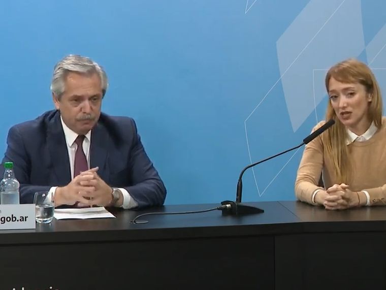 Anabel Fernández Sagasti, impulsora del proyecto, en el anuncio junto al presidente Alberto Fernández.
