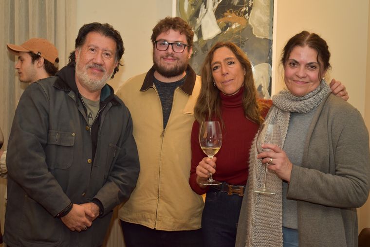 Walter Gazzo, Tomás Mattanó, Susana Grisolía y Laura Rombolí. Walter Gazzo, Tomás Mattanó, Susana Grisolía y Laura Rombolí.