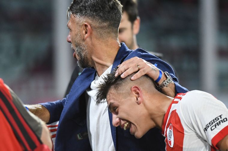 Demichelis y su alegría pospartido. Foto: Foto Baires