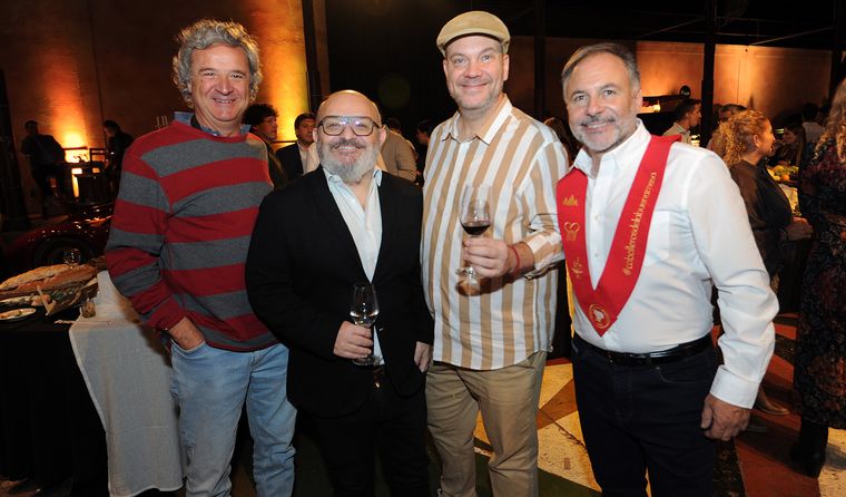 Mauricio Llaver, Federico Lancia, Federico Croce y Gustavo Flores Bazán. Mauricio Llaver, Federico Lancia, Federico Croce y Gustavo Flores Bazán.