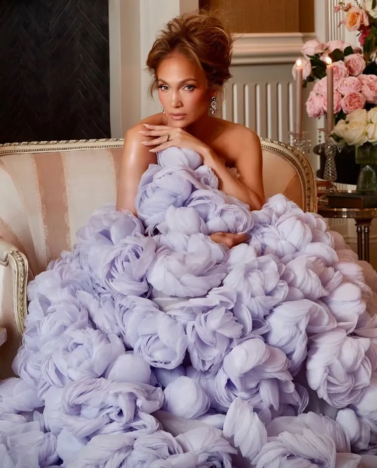 Jennifer López versión Bridgerton. Jennifer López versión Bridgerton.