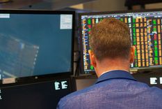 El dólar blue cotiza en $1.315 para la venta después de haber llegado a los $1.325 Foto: Shutterstock