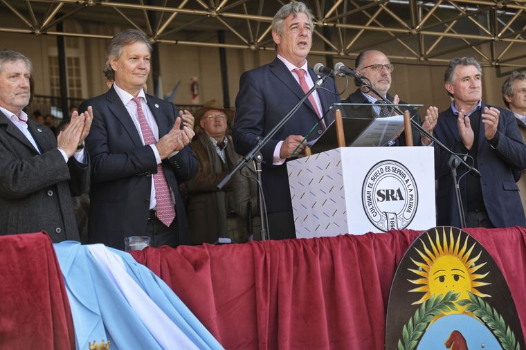La Sociedad Rural alertó sobre el costo potencial que tiene el conflicto del sector neumáticos en la actividad agropecuaria. Foto: Télam