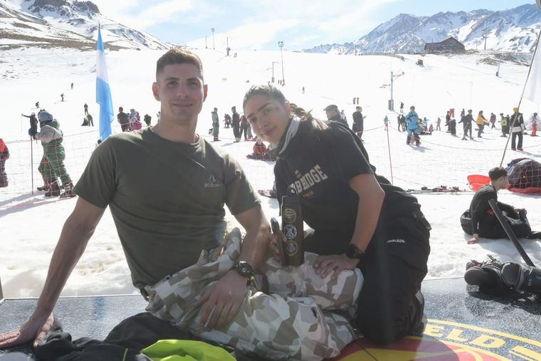 Jeremías e Ivana disfrutaron del sol y la nieve. Jeremías e Ivana disfrutaron del sol y la nieve.
