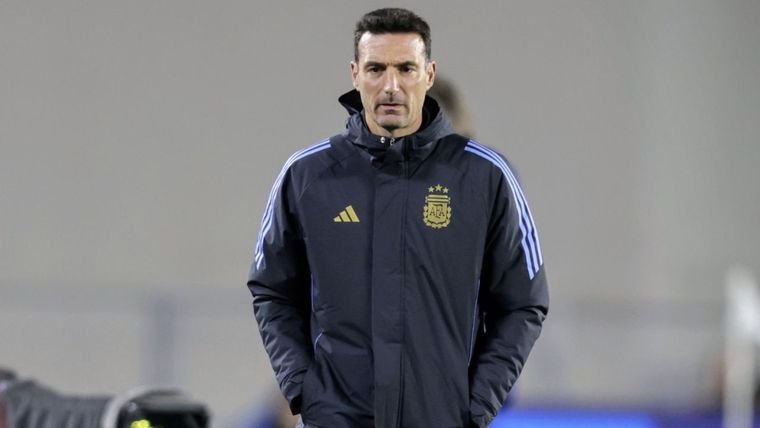 Para el duelo ante Chile, Lionel Scaloni no podrá contar con tres jugadores suspendidos: Nicolás Otamendi, Enzo Fernández y Leandro Paredes. Foto: FotoBaires
