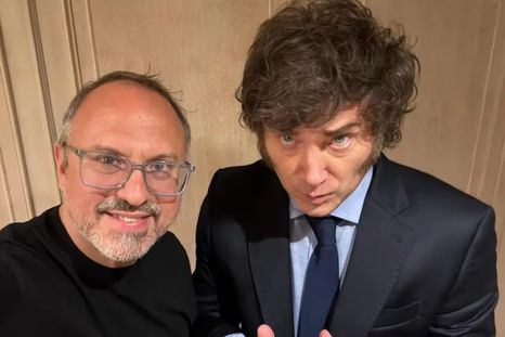 Ni siquiera la amistad con el presidente puede superar la barrera de su hermana. Ni siquiera la amistad con el presidente puede superar la barrera de su hermana.