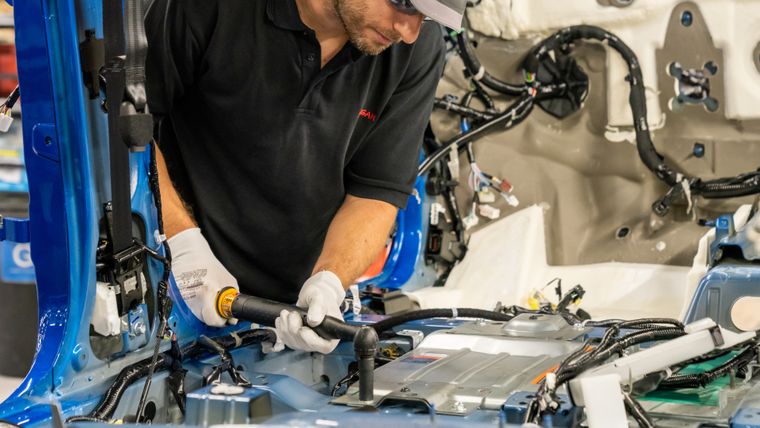 La industria automotriz mejoró, aunque opera aún en niveles bajos