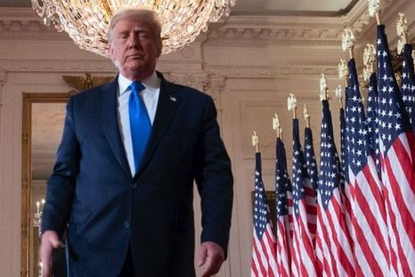 Donald Trump denuncio un enorme fraude en su contra, sin ofrecer pruebas.