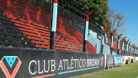 Brown de Adrogué apartó a un DT por denuncias de un juvenil