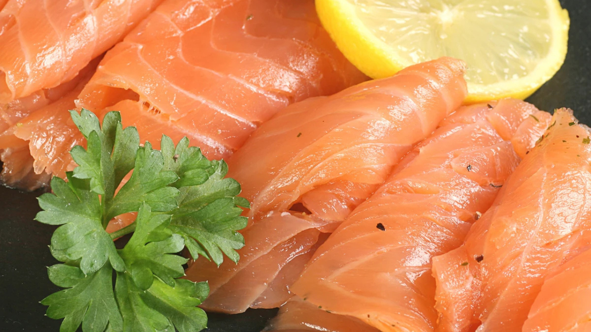 Receta rápida de salmón ahumado con limón ¡imperdible!