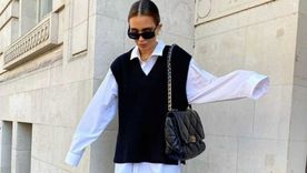 La camisa y el chaleco oversize se suman a los looks de la tendencia 2022.