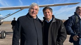 El intendente de General Villegas, Gilberto Alegre, con Axel Kicillof. El intendente de General Villegas, Gilberto Alegre, con Axel Kicillof.