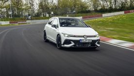 Una versión especial del Volkswagen Golf GTI llamada 50 Aniversario, que se lanzará a la venta en julio, fue la protagonista de un récord de velocidad. 