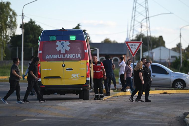 Las ambulancias del SEC trasladaron a cuatro víctimas a un nosocomio de la zona. Las ambulancias del SEC trasladaron a cuatro víctimas a un nosocomio de la zona.