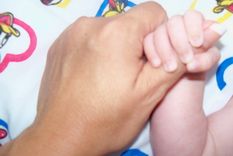 un bebe murio cuando se incendio su precaria incubadora