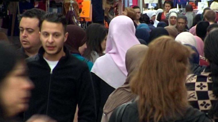 Imagen del 13 de abril de 2016de Salah Abdeslam, fugitivo de los ataques del 13 de noviembre en París, cuya captura parece haber precipitado el atentado del 22 de marzo en Bruselas. Foto: Ap.